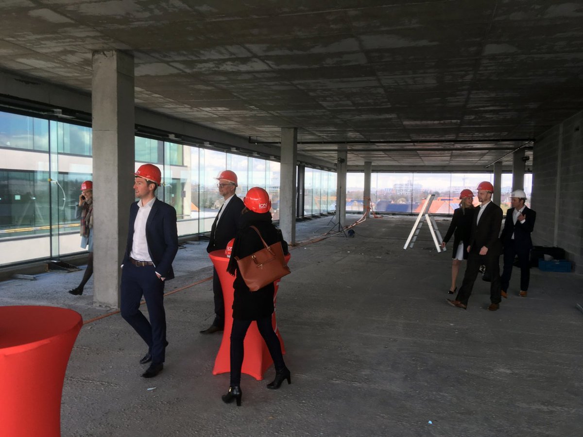 ION colleagues are building the future! Gisteren hielden we onze zesmaandelijkse track records. And the future looks bright! Nadien professionele fotoshoot van het team! #developdifferent #buildthefuture #wbp