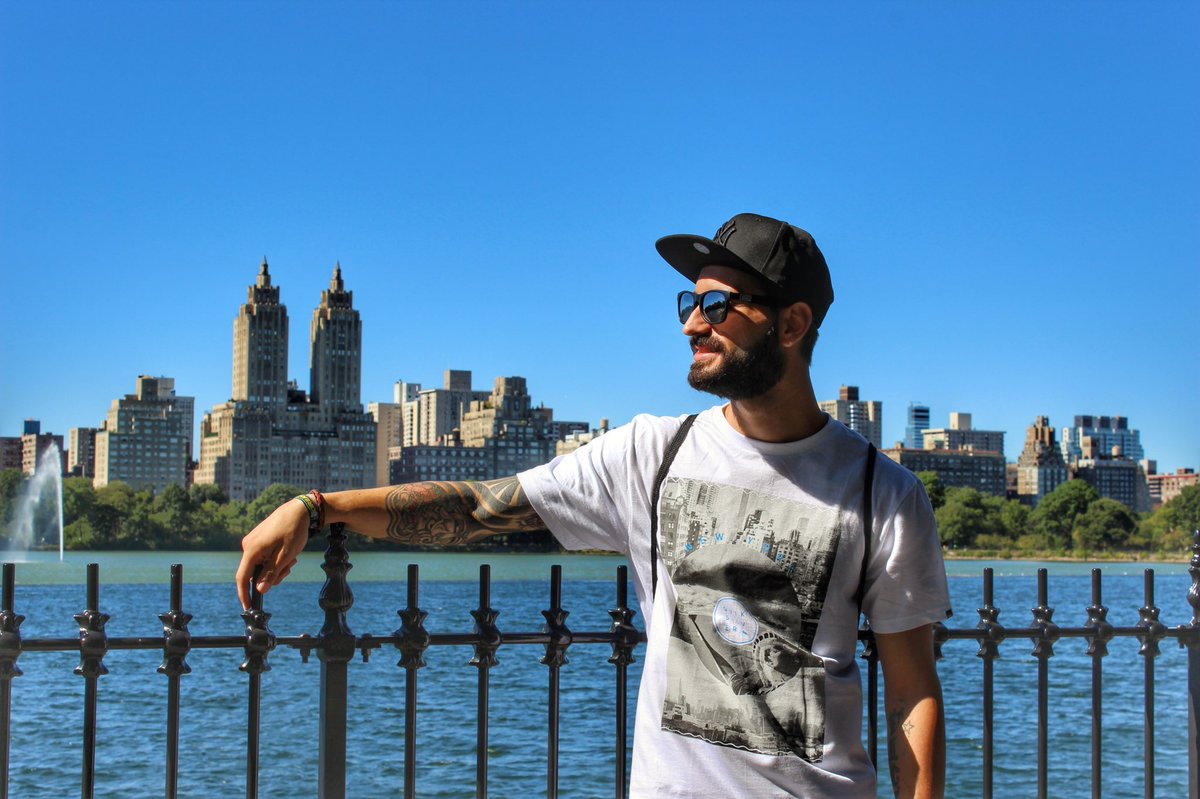 VictorR33133252's tweet photo. all or nothing, NEW YORK 🗽
@centralparknyc 

#dj #djs #music #techhouse #techno #house #housemusic #home #newyork #unitedstates #picture #dream #america #travel #photography #photo #photographer #dance #people #city #brooklyn #centralpark #boy #happy #love #yankees #party https://t.co/U1cI8jeZ1Q