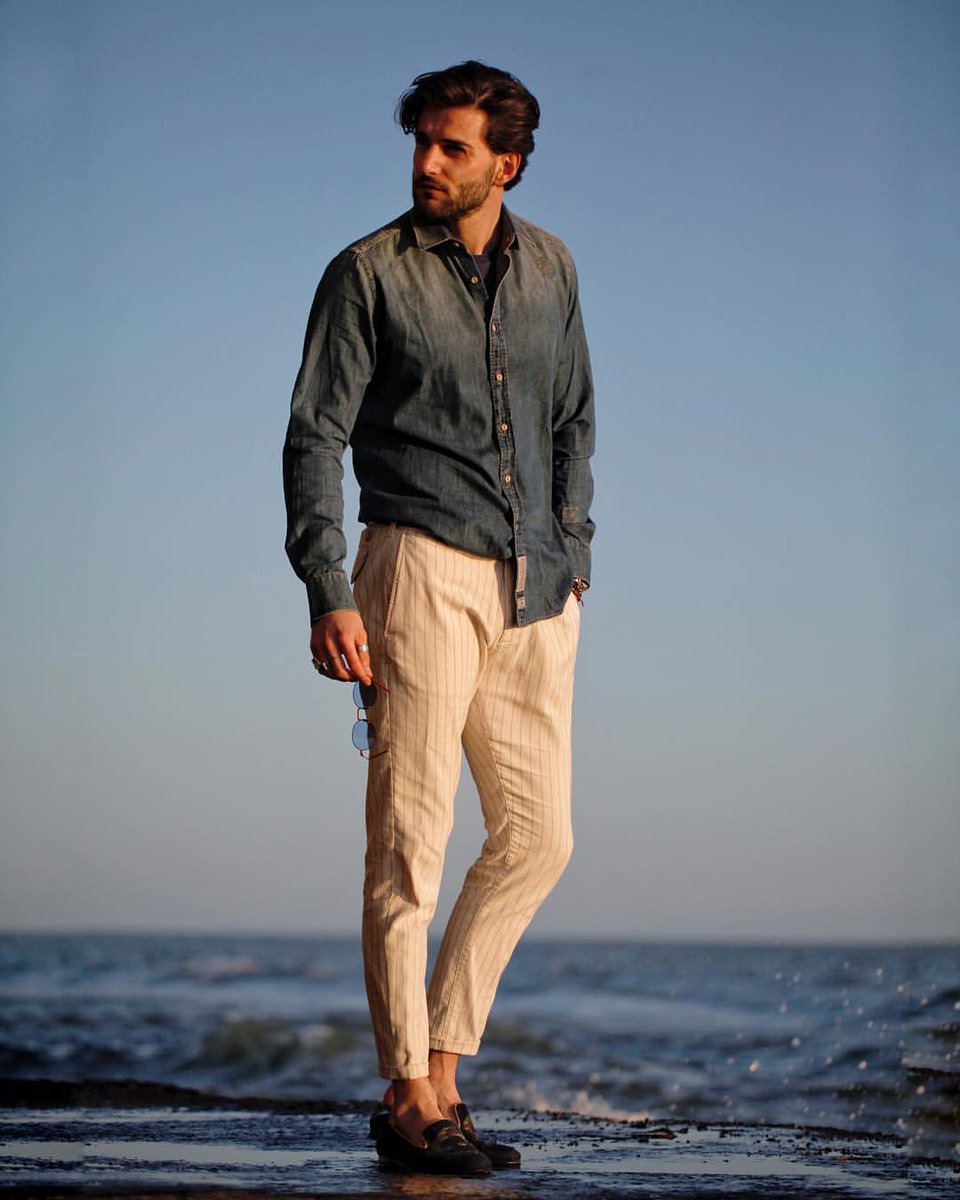 AndreMelchiorre's tweet photo. #Denim shirt and white trousers 🌊☀️  #Do u like it❓#2W2M #SummerVibes #ad #am https://t.co/iFpS4W3TLh