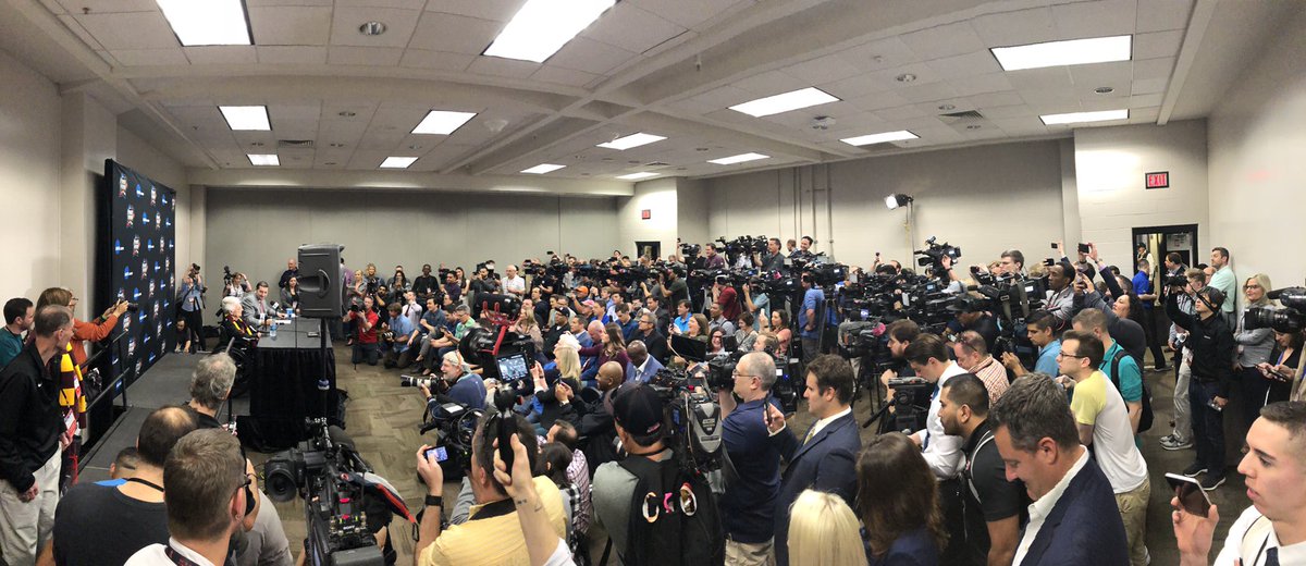 A few people showed up to the Sister Jean presser this morning... #OnwardLU