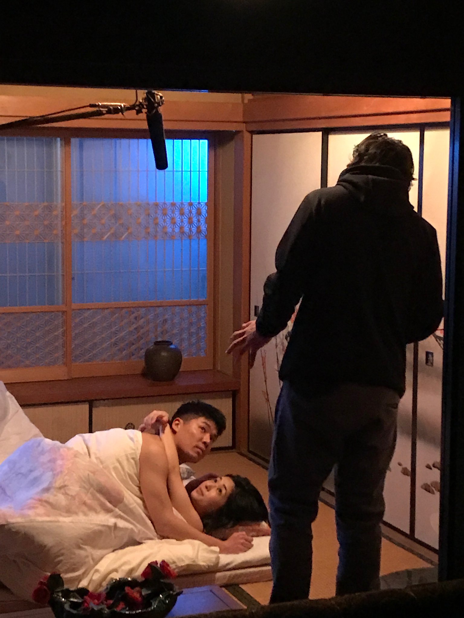 逃亡花 蒼井そら主演 Dvd好評発売中 4月14日 土 深夜0時からbsジャパンで放送スタート 真夜中ドラマj 逃亡花 この前 撮影スケジュールにあった 裸 はこれだったのか これもドラマのワンシーン 蒼井そら さん演じる咲子 撮影 逃亡花 蒼井そら主演 Dvd好評発売中 4月14日 土 深夜0時からbsジャパンで放送スタート 真夜中ドラマj 逃亡花 この前 撮影スケジュールにあった 裸 はこれだったのか これもドラマのワンシーン 蒼井そら さん演じる咲子 撮影