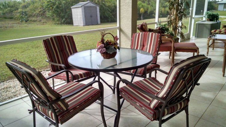 FindARentals's tweet photo. Lovely #home is only a 5 minute drive to #beautiful #Englewood #Beach. #USA #Florida #Vacation #Rental #Tour #A1VacationHomes https://t.co/61k85YqJeE https://t.co/CCJbSUszSx