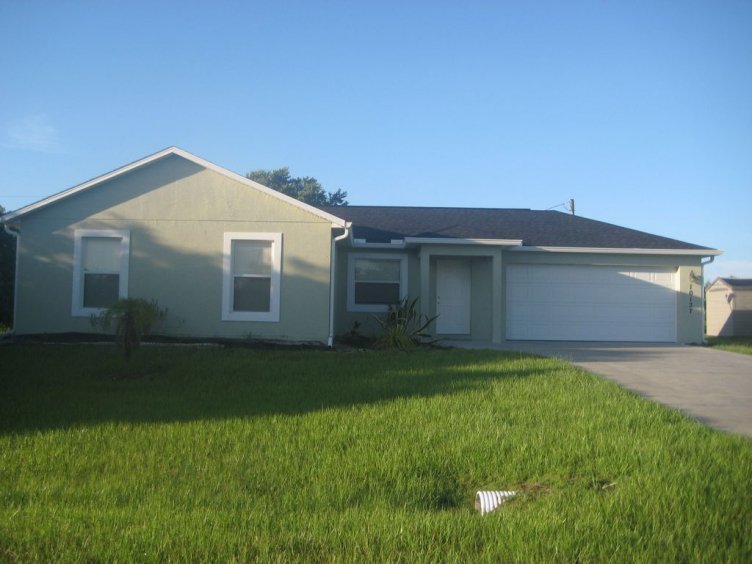 FindARentals's tweet photo. Lovely #home is only a 5 minute drive to #beautiful #Englewood #Beach. #USA #Florida #Vacation #Rental #Tour #A1VacationHomes https://t.co/61k85YqJeE https://t.co/CCJbSUszSx