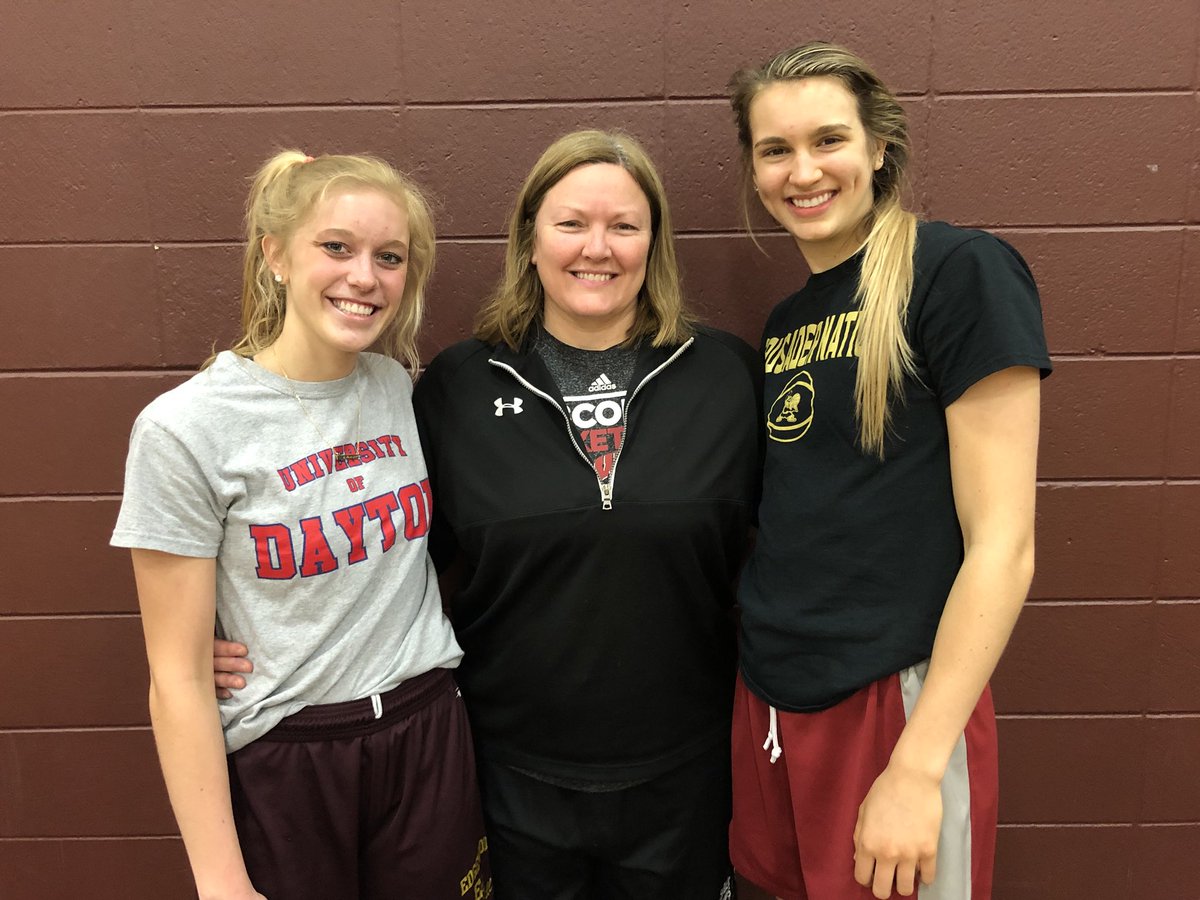 EHSCrusaderGB's tweet image. It’s not too late to get your morning started! Go get your sweat on, girl 💪🏻

@caitlinlink1 &amp;amp; @EstellaMoschkau’s morning workout: 
Bott ✅ 
Shooting Drills✅ 
Hanging with BFF ✅ 

#Friyay #GetYourSweatOn #OffSeasonWorkouts #BasketballFriendshipsAreLifelongFriendships