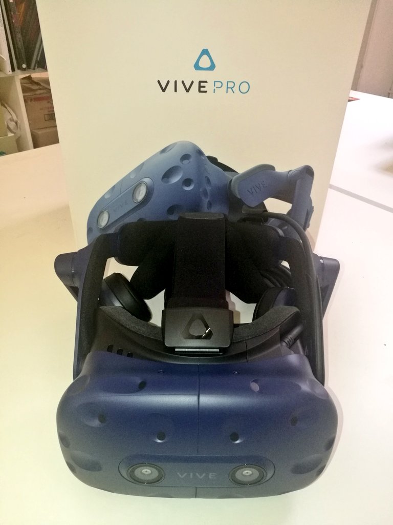 JournalDuGeek's tweet image. On a hâte de tester ce petit bijou 👀
#HTCVivePro