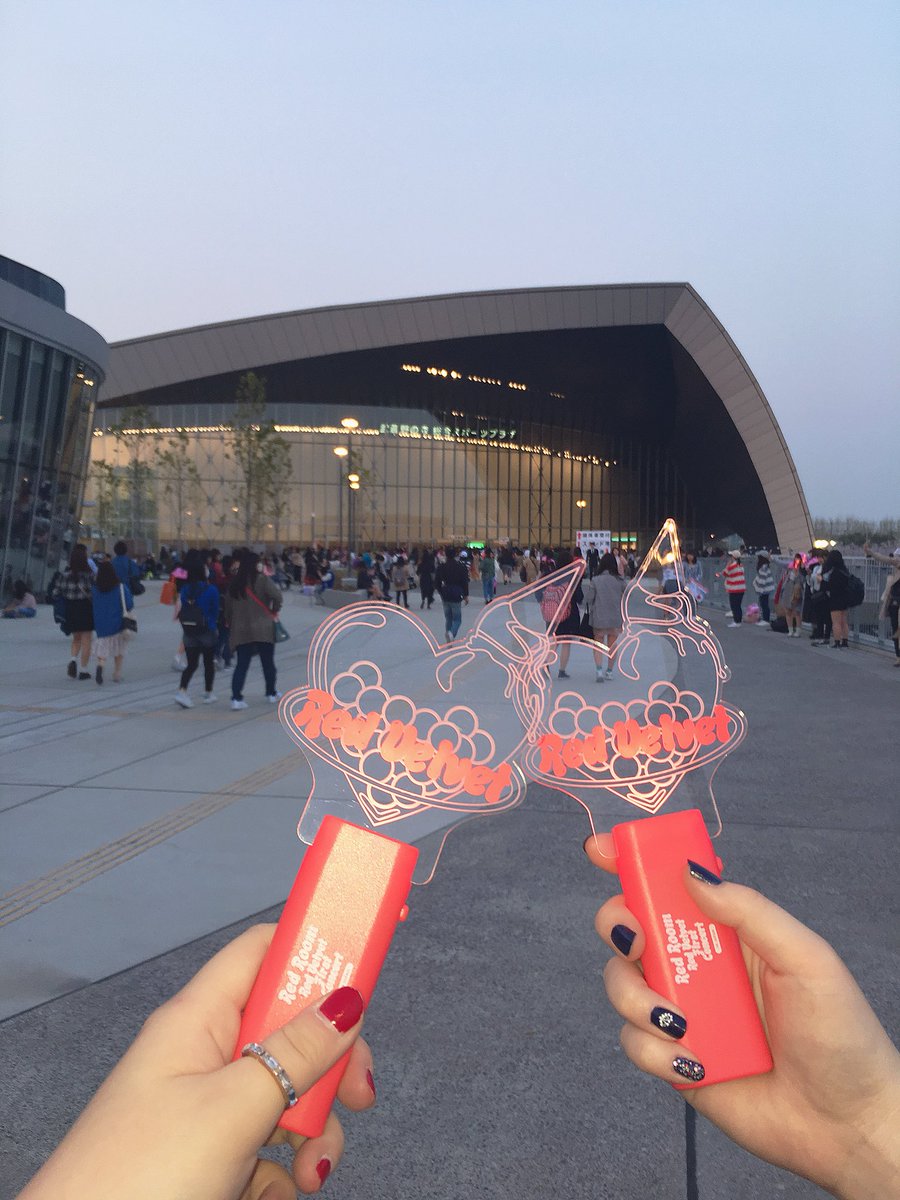 rvluv93's tweet photo. 정말 행복한 시간이였어요ㅠㅠㅠ 또 빨리 보고싶어요오❤️❤️❤️❤️ https://t.co/5B8ZvoomZM