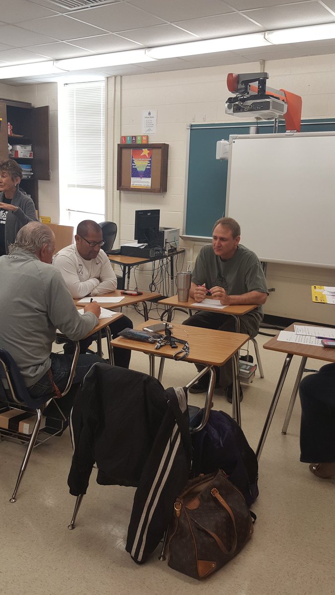 JonesLowanna's tweet image. Rigorous Mathematical Tasks
Math teachers collaborating on working through high- level tasks!
@FWISD_Math @khechara