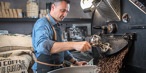philippemetayer's tweet photo. Leader français de la vente de café en ligne, @MaxiCoffee rejoint le groupe Daltys. 
Fondée il y a 10 ans, la #PME MaxiCoffee installée au Bassin d'Arcachon, en très forte croissance, a réalisé un CA>37 M€ en 2017.
Bravo @MrCafe !
https://t.co/8ho6baOutz 
#ecommerce #FrenchTech https://t.co/8XReEoti3p