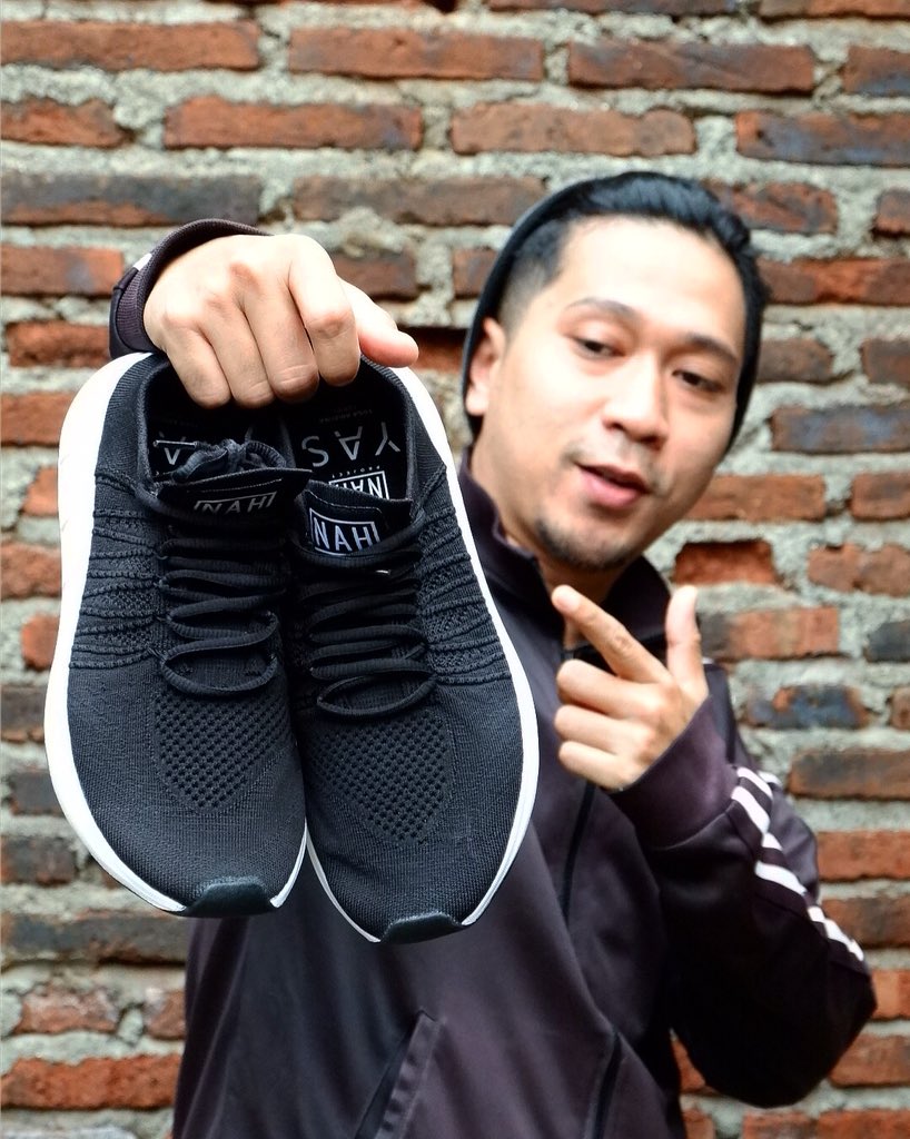 vaLentfun's tweet photo. Lets Around The World With Limited Edition @NahIndonesia YAS "@yogaarizona Series" FlexKnit
.
Produk INDONESIA🇮🇩, dengan Kwalitas Internasional ini emang keren banget, gak Kalah sama Brand dan Merk Luar Negeri, beruntung saya bisa Dapetin Series ini.
#NahProject https://t.co/o8WXUi046K