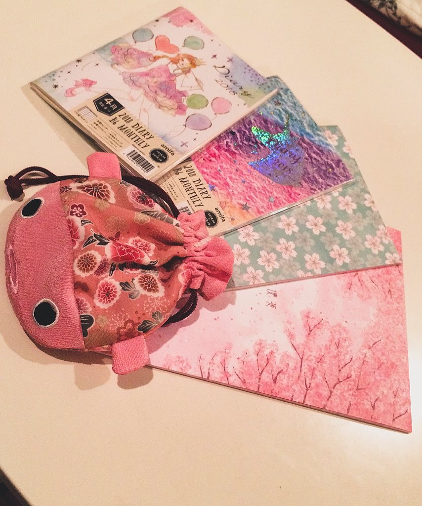 TokyoTourGuide's tweet photo. Should I do a Japan Kawaii💕give away?!😁🌸🌸 not exactly these items, but something cute! Comment if you think I should!🇯🇵#japanbox #kawaiibox #japangiveaway https://t.co/pJf8H9a6i9