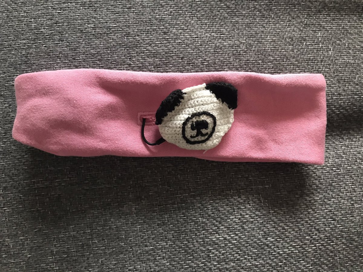 cardiffhearing's tweet image. Thank you to my anonymous donor of this beautiful bone conduction hearing aid that I am going to fit to a very deserving little girl on Tuesday. 
If you have any old hearing aids, please send them to me; I will find them a deserving home in Cardiff or beyond! #cardiff