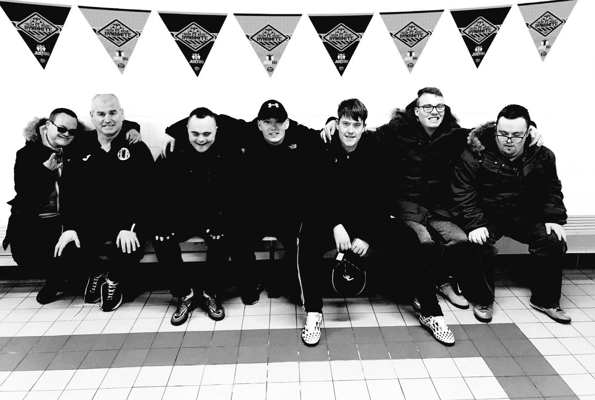 justbucic's tweet photo. #community #partnership #wigan
@LeighGenesisFC have supported us with amazing #Football facilities and qualified #FAcoaches.
Now their under 16s players are volunteering to support our dynamite team.
@WiganCouncil @TransitionEvent @OakfieldHigh @communityroute https://t.co/bQmOlFx4J9