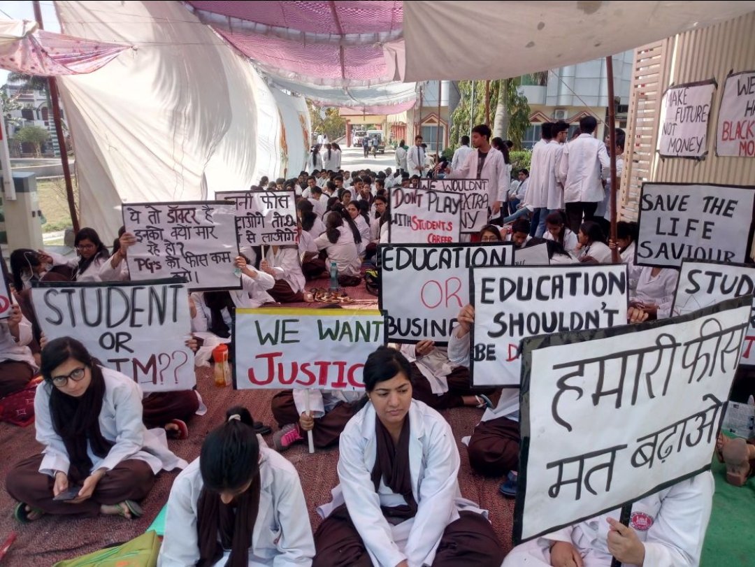 SangwanAashi's tweet photo. 4th day of strike.getting support from all around.
IMA in support.united we stand.after these harsh 4 days management is still numb.
But we with full enthusiasm will still strive for the cause.The sun will shine through the darkness.#doctorsnotbanks https://t.co/sVKyFF3h1D