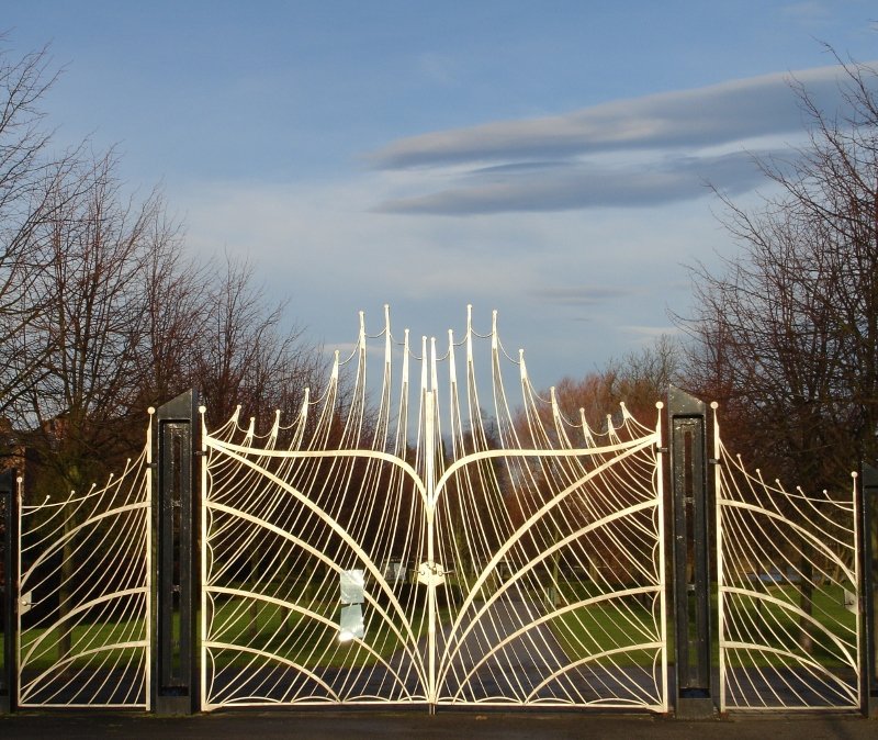 In celebration of Easter we have hidden 4 treasures around York!
Find one and bring it to Valhalla to claim your prize! 
Here's the clue to the first location...
*for children only* 
#Easter #EasterWeekend #EasterHunt #York #Yorkshire <a href="/SocialRobotYork/">Social Robot</a>