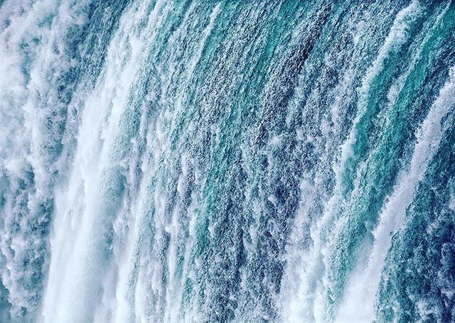 Canada-USA: 05
165 feet tall, 6,000,000 cubic feet of water over the crest of the falls per minute, Niagara Falls.

#wbg_members #NiagaraParks #Canada #igerstoronto #exploreniagara #DiscoverON #niagarafallscanada #canadawonderful #canadasworld #ig_canada… ift.tt/2GVOsJ6