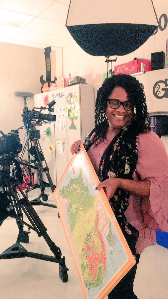 Cait__Rodriguez's tweet image. This superstar is ready #filminginprogress #inquiryqueen 👑@OneGiftedRoom