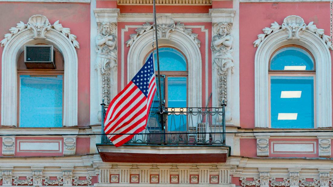 cnnbrk's tweet photo. Kremlin spokesman says Russia had no choice other than to retaliate with expulsion of US diplomats, but continues to want good relations https://t.co/tYrRGGE2d4 https://t.co/hDH3A48zjK