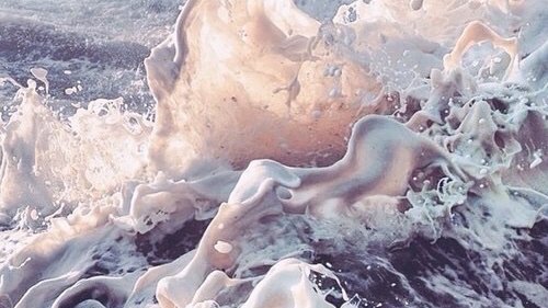 wind0fchange's tweet photo. 》blowing bubbles,
                               on a cloud《

https://t.co/EhfeJxni4k https://t.co/OddFF5YAW9