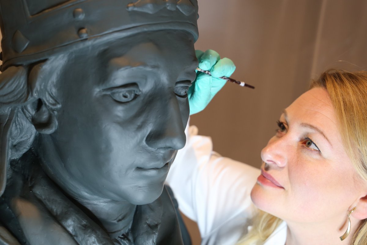 Mareva_Ltd's tweet photo. 'Seeing eye to eye' Final stage a conservation treatment of a bust of Archbishop Henry Chichele before going back to All Souls College, Oxford. @UniofOxford #conservation #restoration #plasterbust #allsoulscollegeoxford #henrychichele https://t.co/ZBDqADBC27