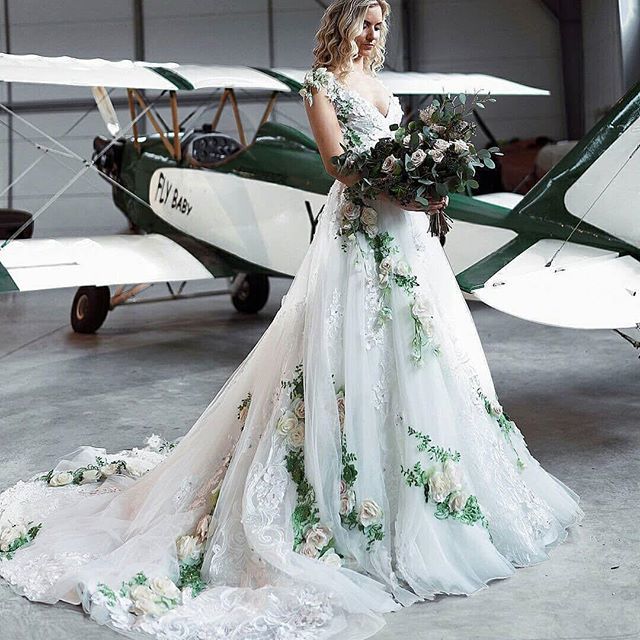 BrideMinded's tweet photo. #haremscouture @bridesdaydream 👗Inga Ezergale #mode #robe #couture #embroideryart #fashioninspiration #fashionlover #detailedfabric @haremscouture https://t.co/x32BUYekgA https://t.co/pRTsVjYKPU