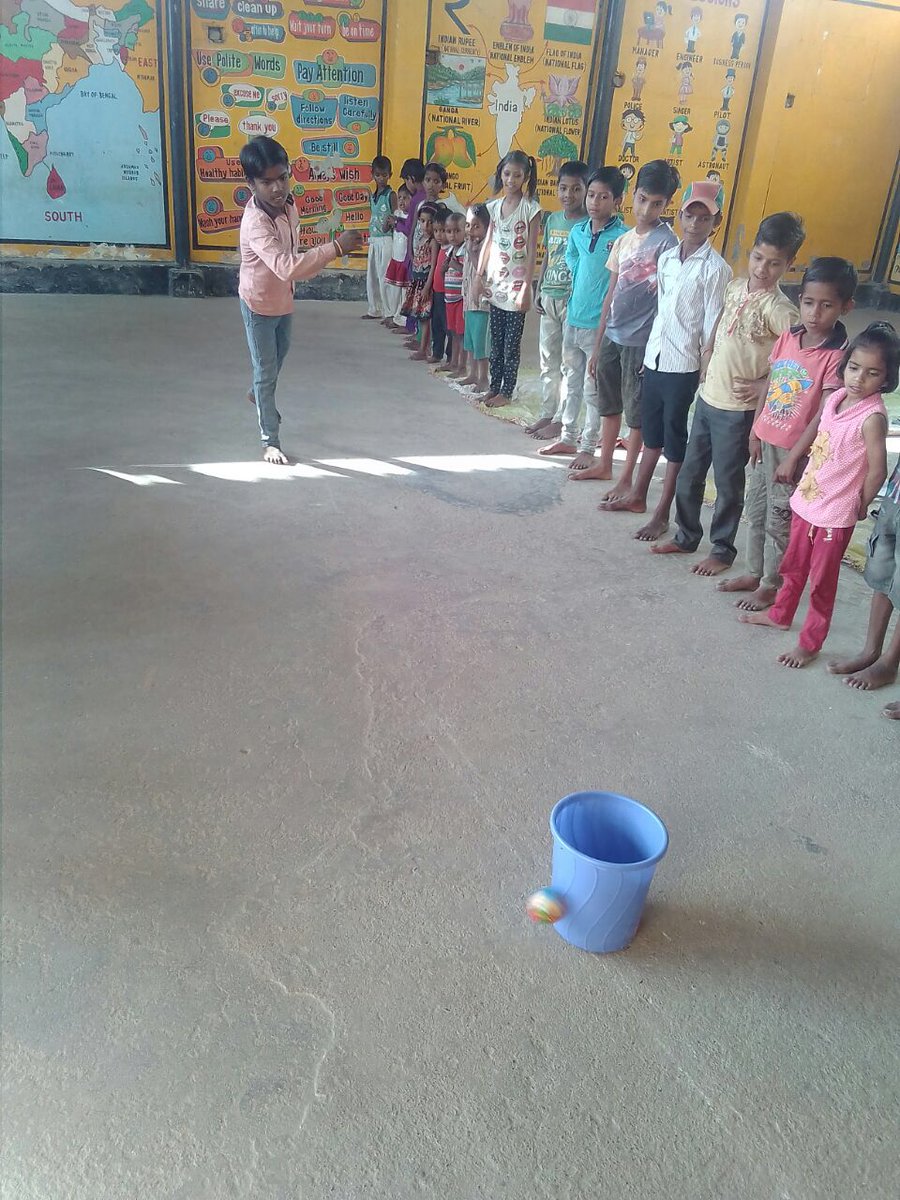 SarthakNGO's tweet photo. Weekend game sessions are what our kids look forward to throughout the week.. and we cant blame them. It’s super fun. 😄😄
#SarthakKids #Sonari #Village #SarthakNGO #Games #Fun #FunSessions #GameSessions #BallGames #KidsWhoPlay #EducationForAll #RuralEducation https://t.co/s2F5SjrrAe