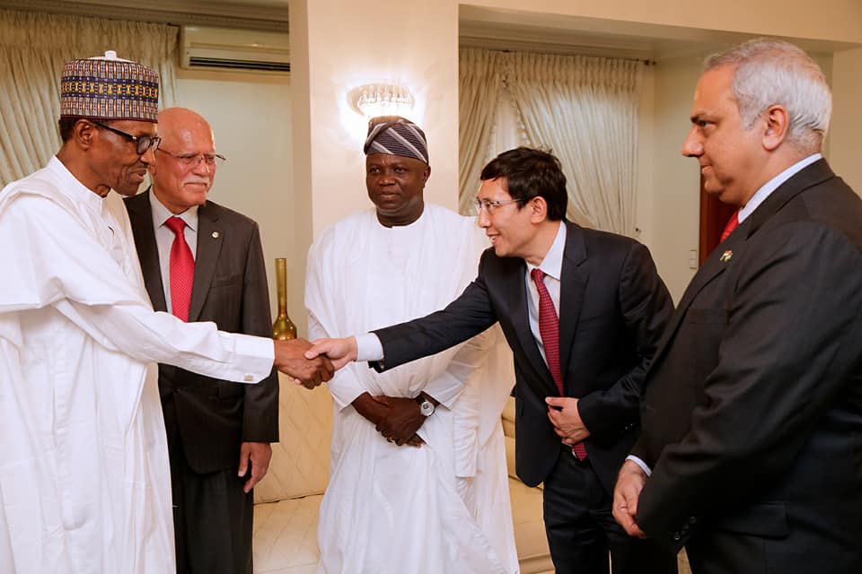 TheGuildng's tweet photo. President Muhammadu Buhari with Lagos State Governor, Akinwunmi Ambode, @nigerianports MD, Hadiza Bala-Usman, China Harbour Engineering Company (CHEC), GM, Xu Huajiang,  Lekki Port, CEO, Adesuwa Ladoja, during a meeting with Developers of Lekki Deep Sea Port in Lagos on Friday https://t.co/4Z9sRVZN51
