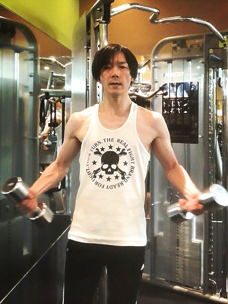 Twitter पर Ki Y キイ タンクトップな季節がやって来ましたね ってまだ夜は肌寒いんだがな マッチョ 細マッチョ 筋トレ