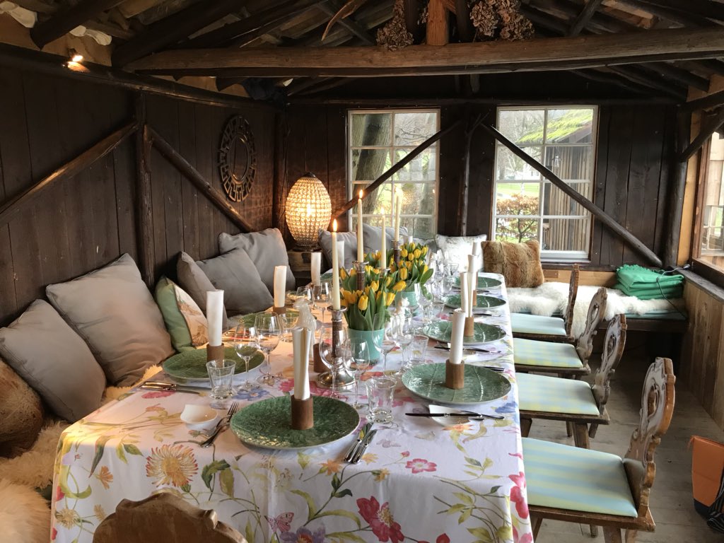 RemoRigoni's tweet photo. Wir verbrachten einen wunderschönen Abend im #RestaurantBuech.ch in Herrliberg #freunde #gourmet #fantastisch https://t.co/2ww15w81Oa