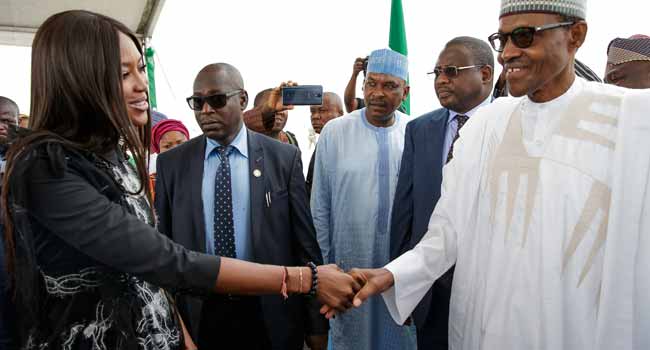 channelstv's tweet photo. Buhari Tours Eko Atlantic City, Meets Naomi Campbell. https://t.co/N12T0s9xUF https://t.co/OBGM4ik79u