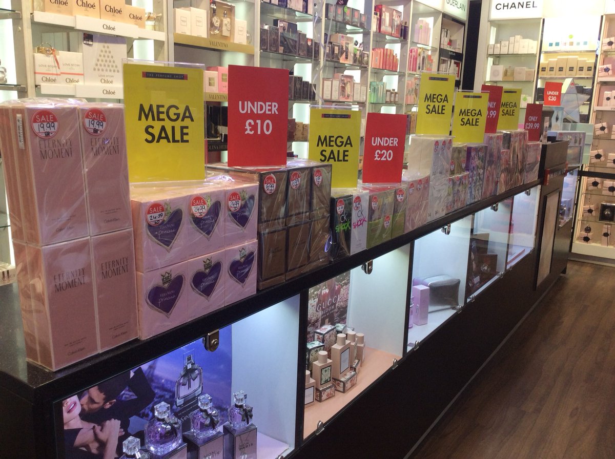 TPSOxSt5's tweet photo. TRIPLE POINTS AND MEGA SALE on from 30/3 - 2/4! Pop along to Oxford Street and get your Easter gifts in! DW if rain has ruined your day? NO FEAR We will make it a GREAT day again! @stevendaytps @michelletyson_1 @SufianSufi96 @_JoeSouthall https://t.co/MbxZDP6X40