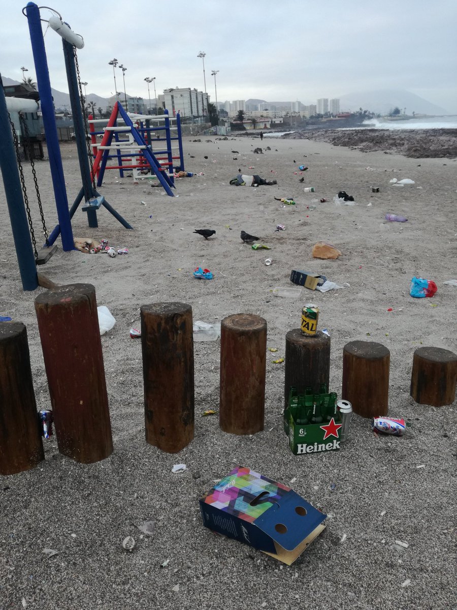 javierz73's tweet photo. @TurkiAntof @avesplayeras @sernapesca @SubpescaCL @MusicVisnja @MMAAntofagasta @Cris_crishno @CarlosGuerraC @chris_harrod @criordor @Off_Valpo Bunos Dias 🇨🇱 #Antofagasta #FDSlargo #SemanaSanta "todas las semanas" #NoOlvidarSuBasura en las playas d la #PerlaDelNorte !? Playa blanca, Caliche #ParqueCroacia 1 antes "d jóvenes inconcientes 1después d gente d calle con buena conciencia x 🌎🇨🇱 @gentedecalle 👍🚯❤️🇨🇱 https://t.co/50b8LGDVXM