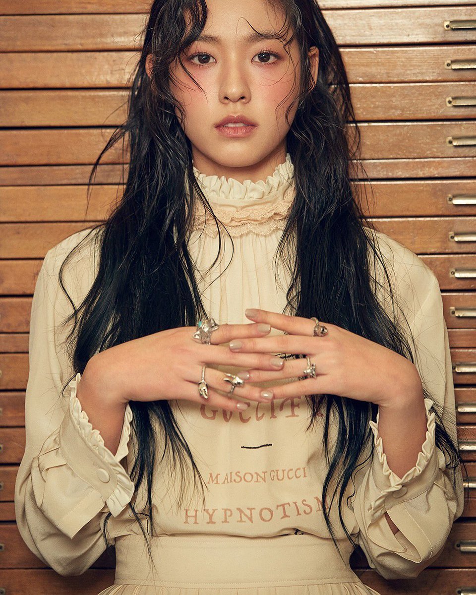 hoodcouturemag's tweet photo. SeolHyun for Vogue Korea. https://t.co/LzDyzWcOv8