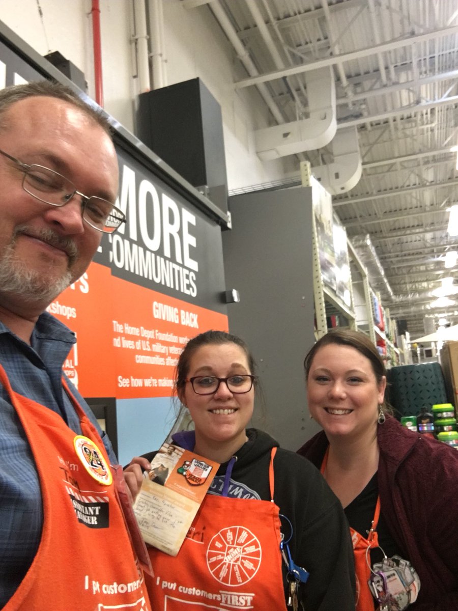 Awesome job Keri! New associate and head cashier from 4168 got her 1st lead! <a href="/Tedd4177/">Tedd Terry 4125</a> <a href="/FlexGonz/">Felix Gonzalez</a> <a href="/Erica_4149/">Erica Messersmith</a>