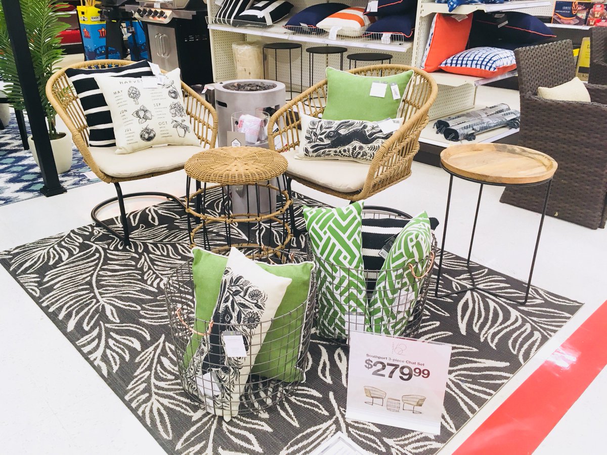 VMBeccaH's tweet photo. Outdoor Living is looking FRESH. Who needs Spring Break when you can stay-cay, amirite? .... 😬
#targetstyle @adamas65 @sara1drow https://t.co/BCtXrAcK8V