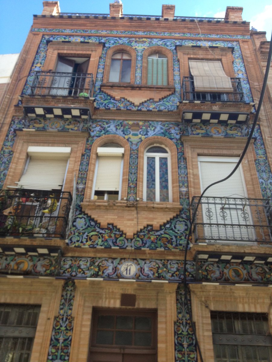 Trianabetis4's tweet photo. Casa natal de #MiSister #Caty #calleRodrigodeTriana #paseandoporTriana #nostalgia https://t.co/iWKYAoA6m7