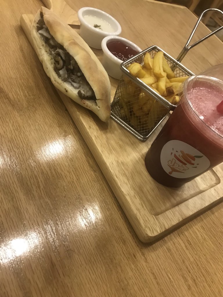 jamoolrest's tweet image. #حفرالباطن_الان

قص اللحم من جمول 😋👌🏼

#حفر_الباطن
قص اللحم من جمول 😋👌🏼

#حفر_الباطن
#جمول_للعصائر_والشاورما_العالمي_لشاورما