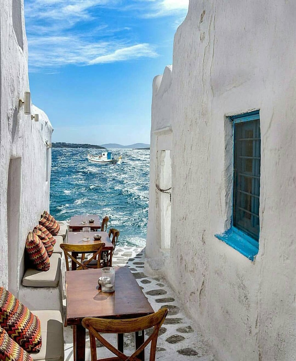 greetingsfr0m's tweet photo. 📍 Mýkonos, #Greece
📷 IG@@kyrenian https://t.co/bT3VUasyq0