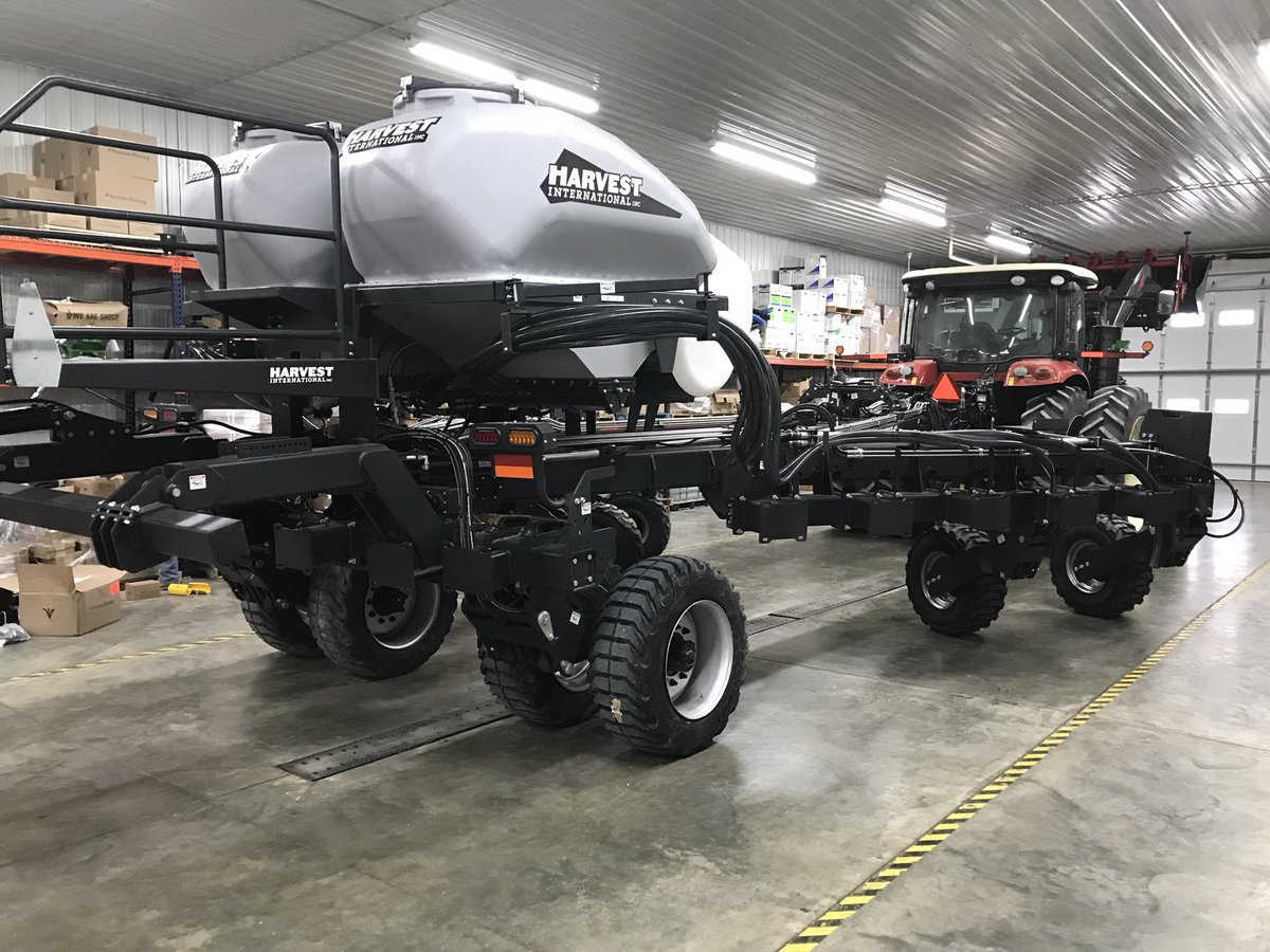 travismesser81's tweet photo. @PlainsGrain Mott Location down to the last one 31 row 15” #PrecisionMaXX with @precision_plant Row units for canola in Mott ND #. #ThanksToColdWeather https://t.co/SfXOlbcpmk