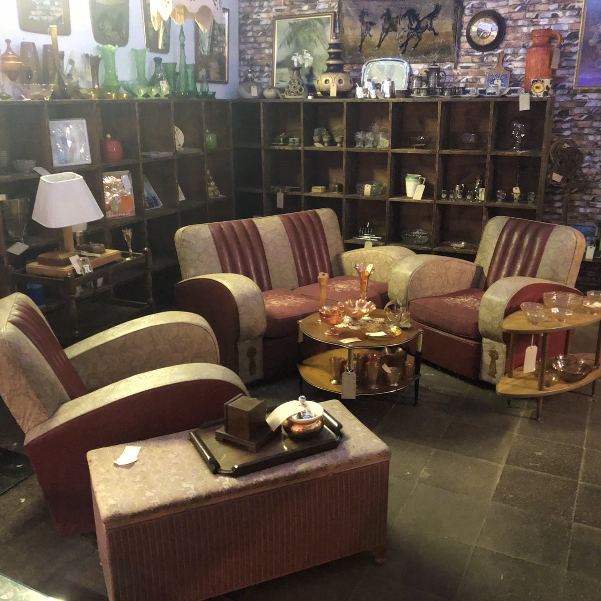 Fab morning in #Liverpool mooching around <a href="/R_B_Vintage/">Red Brick Vintage</a>. So many beautiful things.