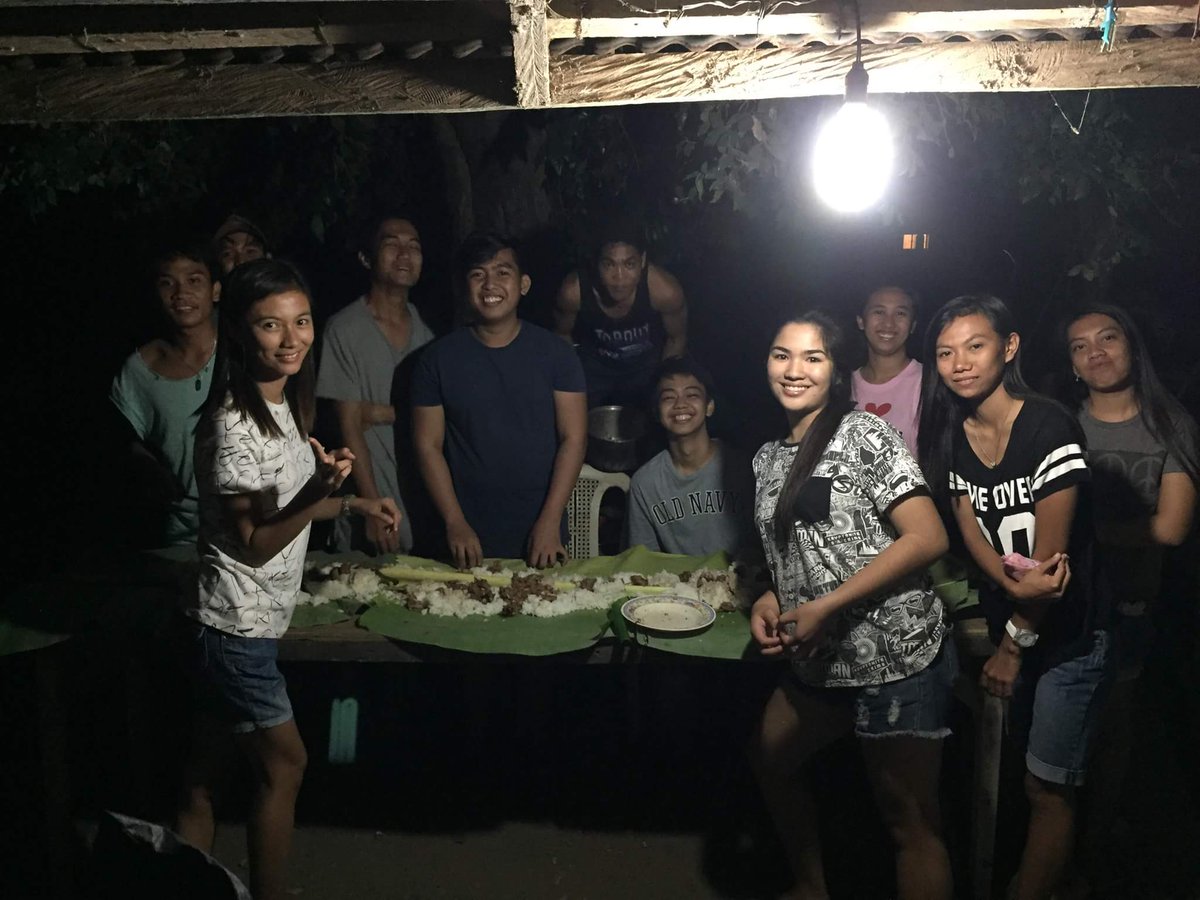 kazuhamehame's tweet image. Barbeque dapat talaga kaso good friday nga kase so walang mahanap. Ending, nagboodle nalang. Saya promise. Sana kumpleto next time. Tas kumpleto na rin ulam HAHAHAHA

#ElemDays #Class2010