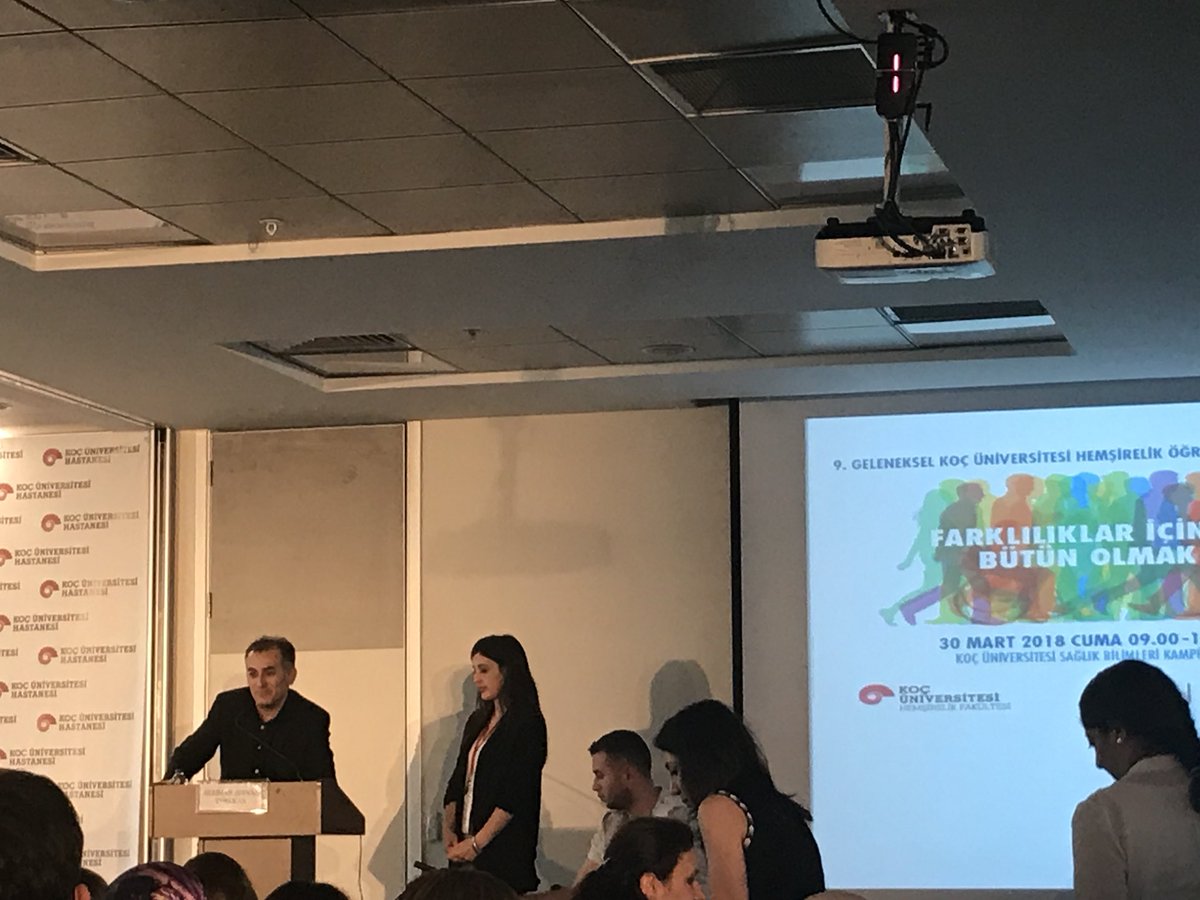 9. Geleneksel Hemşirelik Öğrencileri Etkinliği öğrencilerimizin tiyatro gösterileri ile devam ediyor.