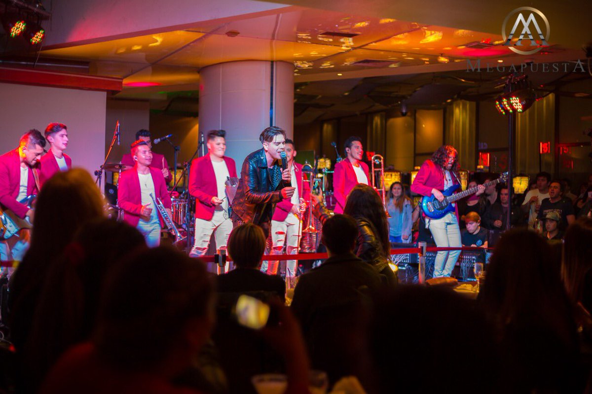 GrupoMegapuesta's tweet photo. Que hermoso hermoso show el de anoche, muchas gracias a todos quienes estuvieron con nosotros disfrutando lo mejor de la cumbia.
#Megapuesta #NadaNosDetiene
#12deabrilabrilClubChocolate #ComboConClase #Megapuesta https://t.co/lPmMn4q8Vh