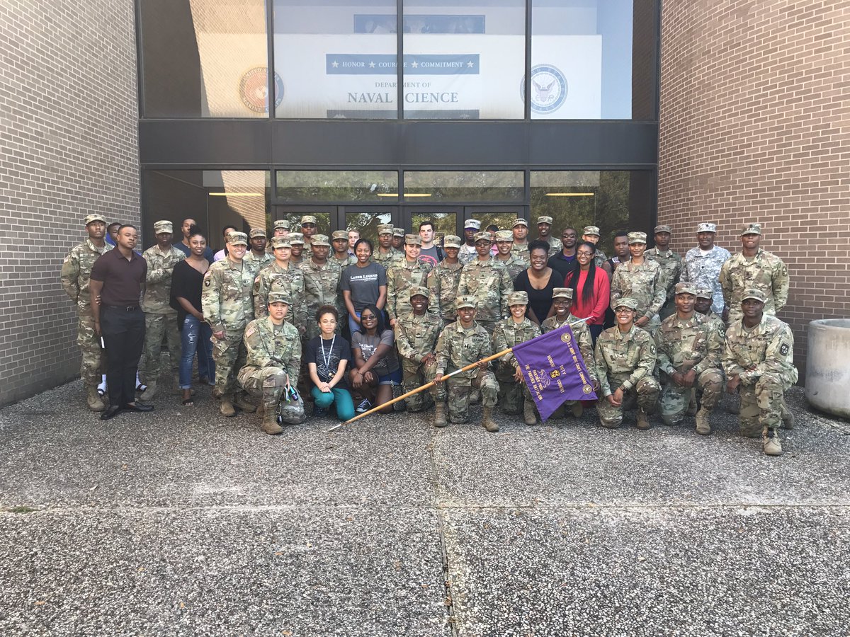 Enjoyed my visit with the <a href="/PVAMU/">Prairie View A&M</a> Army #ROTC department yesterday!! Best wishes to the #PantherBattalion and all of their Cadets!!
#RocksInc #PVAMU #USArmy