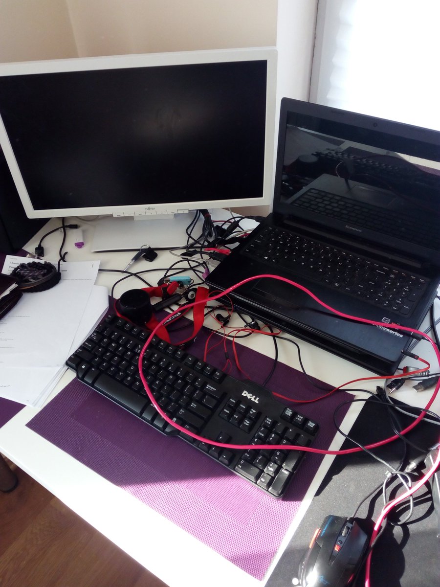 ubikCode's tweet image. #battleStationMess time to clean up the mess, and make good cable management