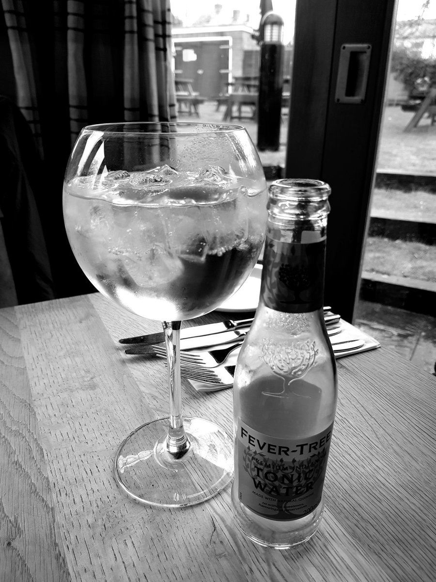 priyagp5's tweet photo. What better way to spend a wet Good Friday...#favtipple #favboys #favpub https://t.co/C8B6dW6mIt