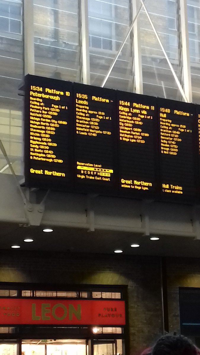 LucaClaughton's tweet photo. I swear this train is going to leave having never told us what platform it was on... https://t.co/cjb8b44fVz