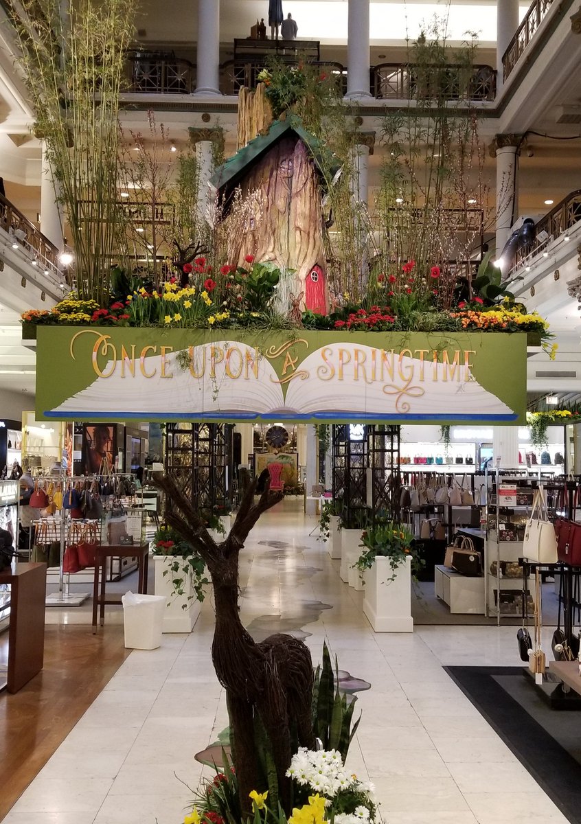 seaninwindycity's tweet photo. #MacysFlowerShow is more than just the window at State & Randolph. Come inside #StateStreet @Macys #Chicago & discover #OnceUponASpringtime. @MacysTourism https://t.co/ipzu850Orf