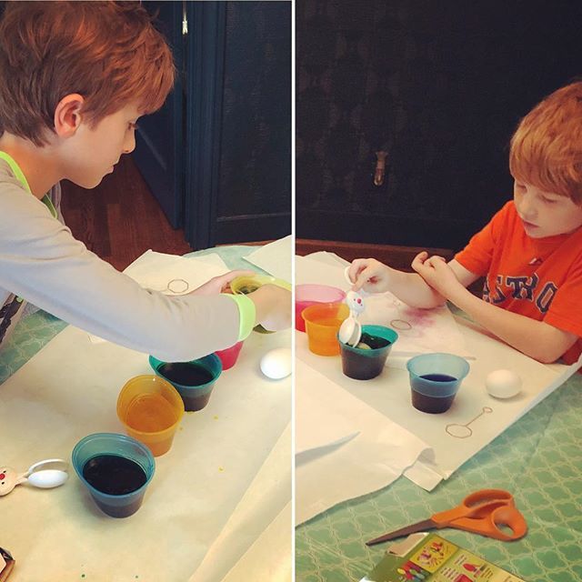 ProximityAuth's tweet image. It’s that time of year again.😁#happyeaster #dyeingeggs