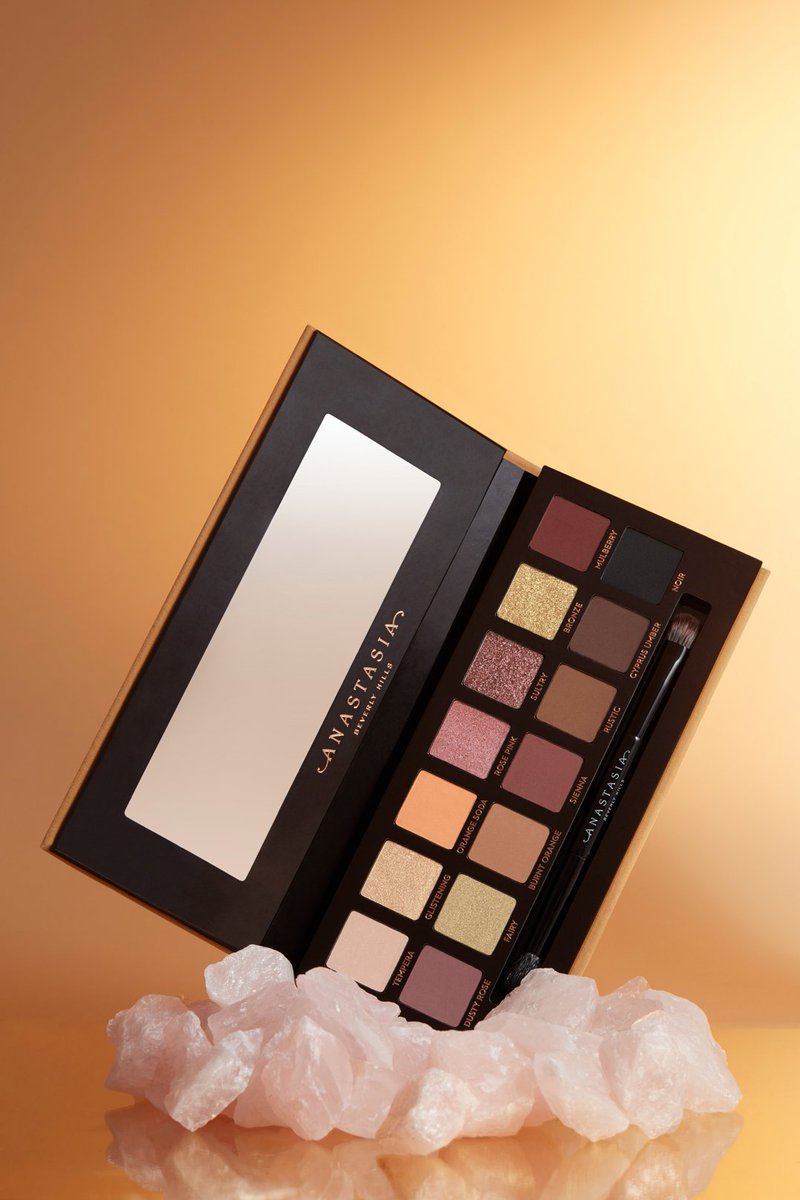 ABHcosmetics's tweet photo. Unconditional love for #ABHSoftGlam💞

#AnastasiaBeverlyHills https://t.co/4y4SeY7X8R