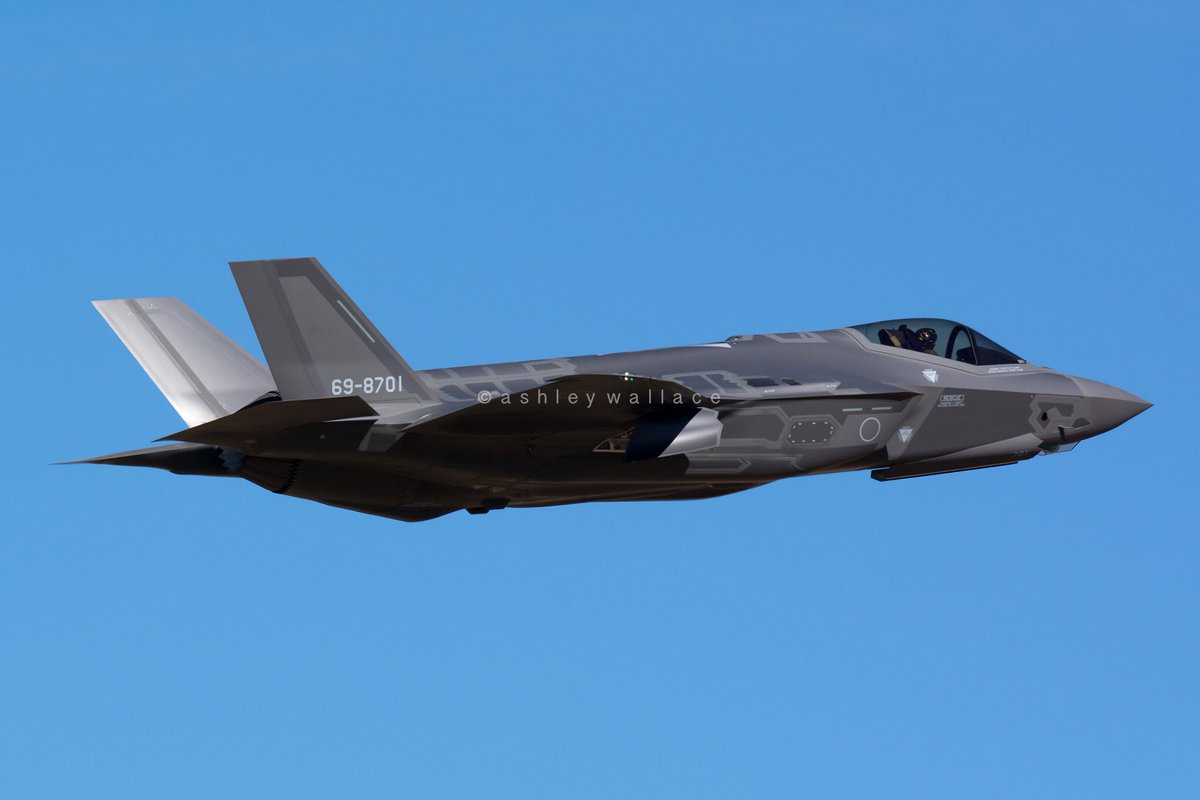 AshleyWallace19's tweet image. A couple of F-35s from various trips to the USA over the last few years #F35 #LightningII